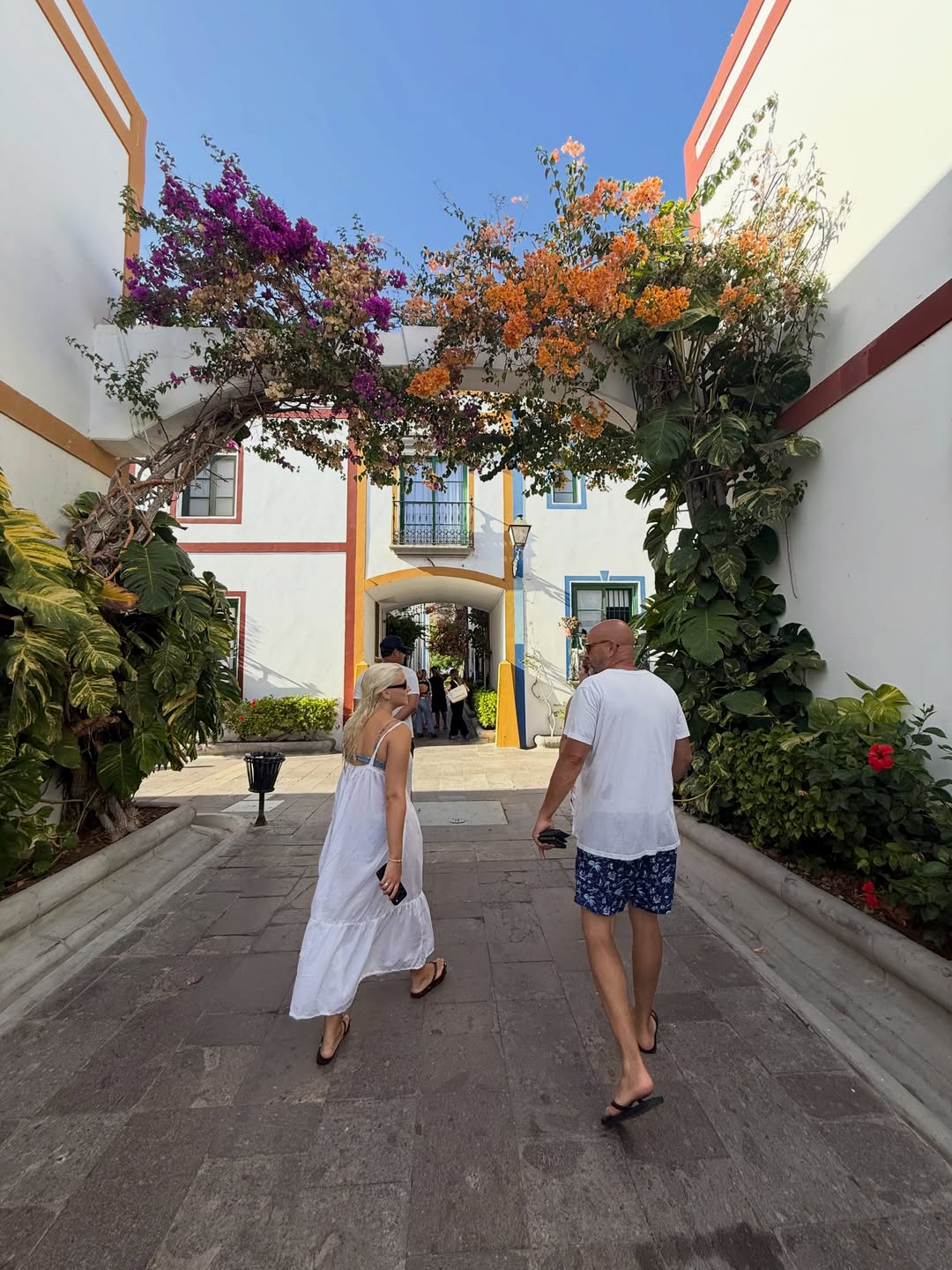 “Little Venice” in Gran Canaria today. 3 weeks or so later, we head back to NYC tmrw. 

Our great friend, photographer, tour guide and all around wonderful person Pedro Castellano has treated us to the best experiences in the Canaries. Ever grateful to him, his family and friends. We will return! ❤️