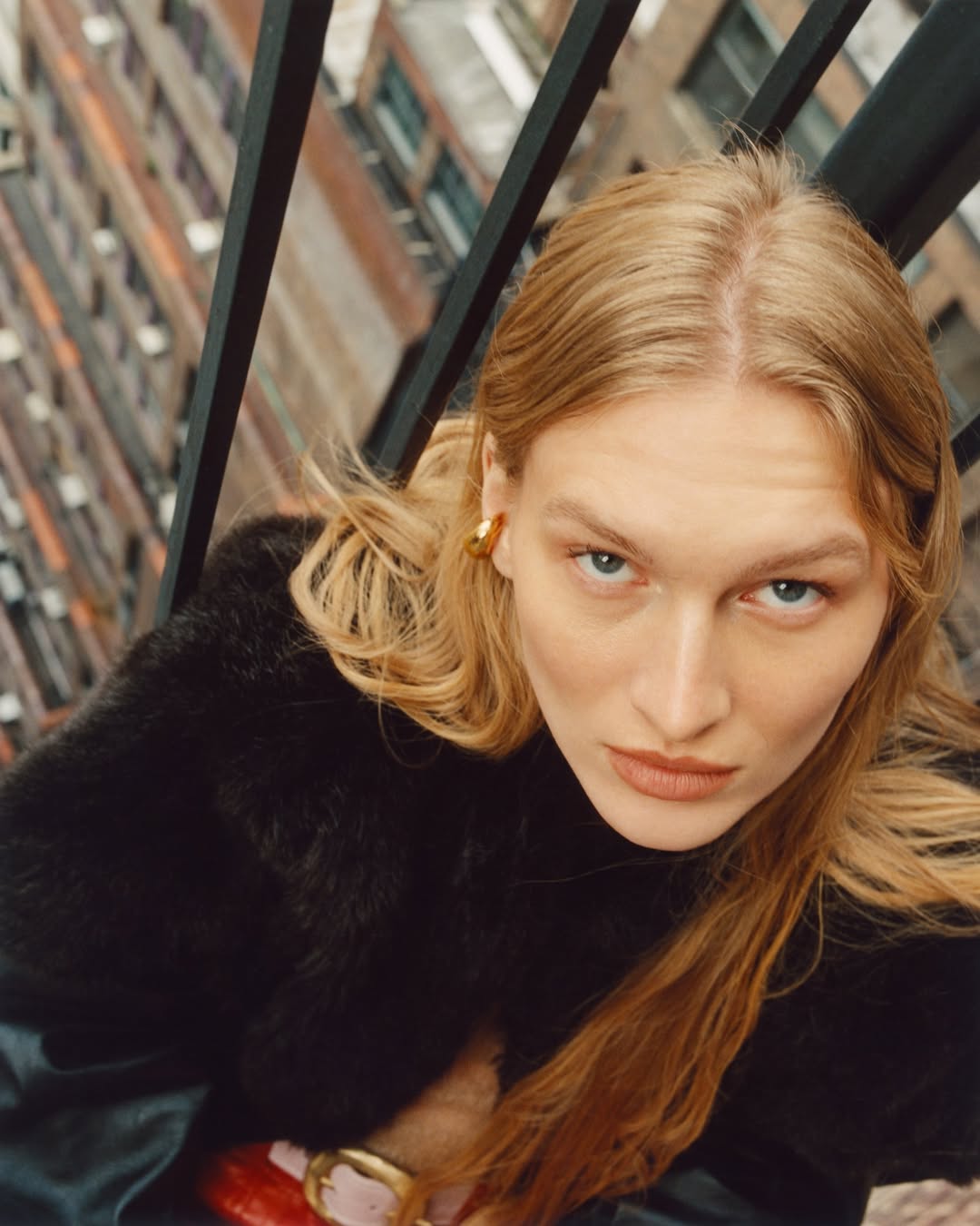 Astrid by Wade Schaul for Simuero.