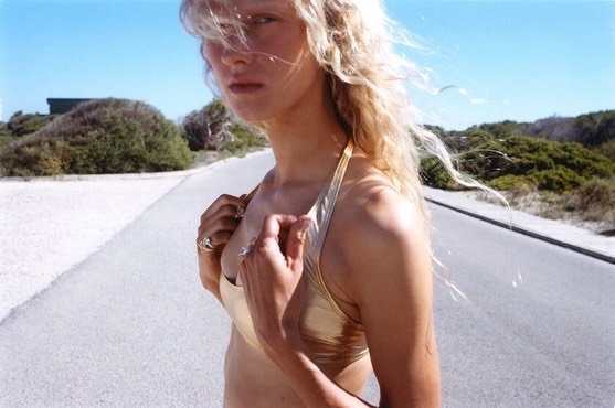 Kate by Johnny Jordan for Simuero