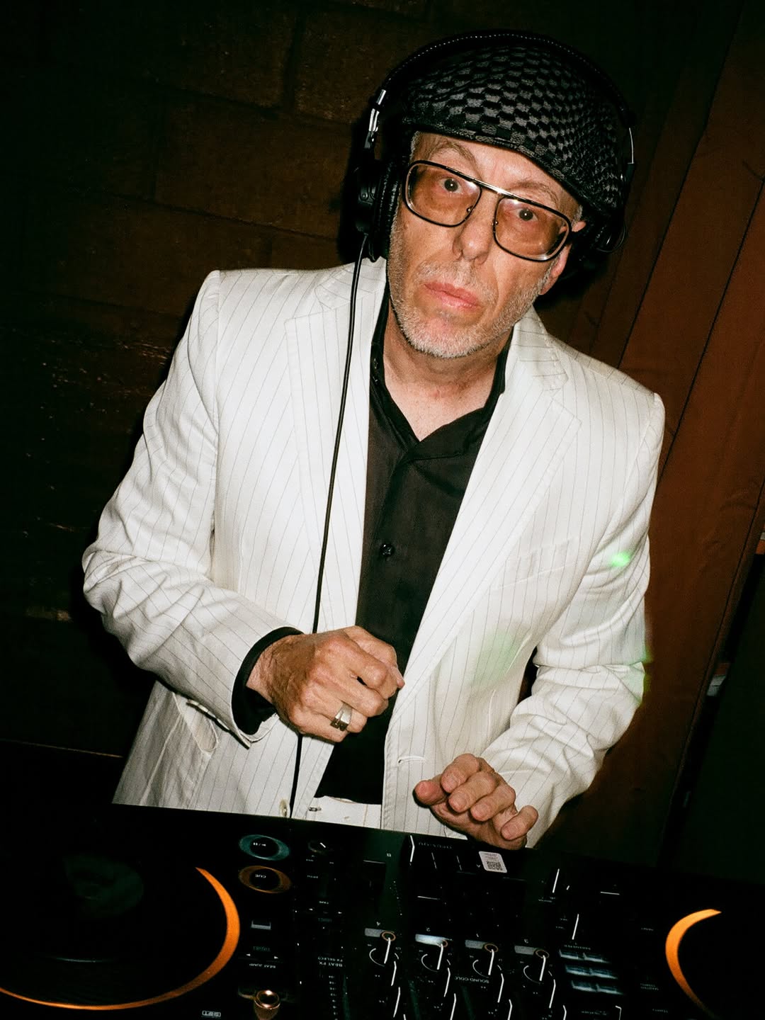 @darrenaronofsky’s @caughtstealingmovie NYC Premiere After Party

Photography: @mweinbergerr
Munchies: @dimsumgogo @katzsdeli @russanddaughters @famous_sammys @veselkanyc
@joespizzanyc
DJs: @djsirshorty @fcukers__
Location: @therippleroomnyc
Special Thanks: @protozoapictures

Production by @themorrisongroup