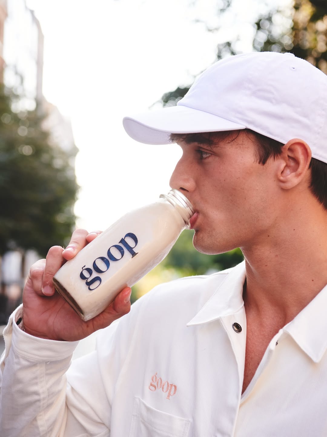 Custom @goop truck distributing milk, cookies, and VIP @goop baskets

Photography: @mike_smalls
Videography: #PatrickNaughter
PR & Concept: @karlaotto
Cookies: @lappartement4f
Milk: @nuthatchnyc

Production by @themorrisongroup