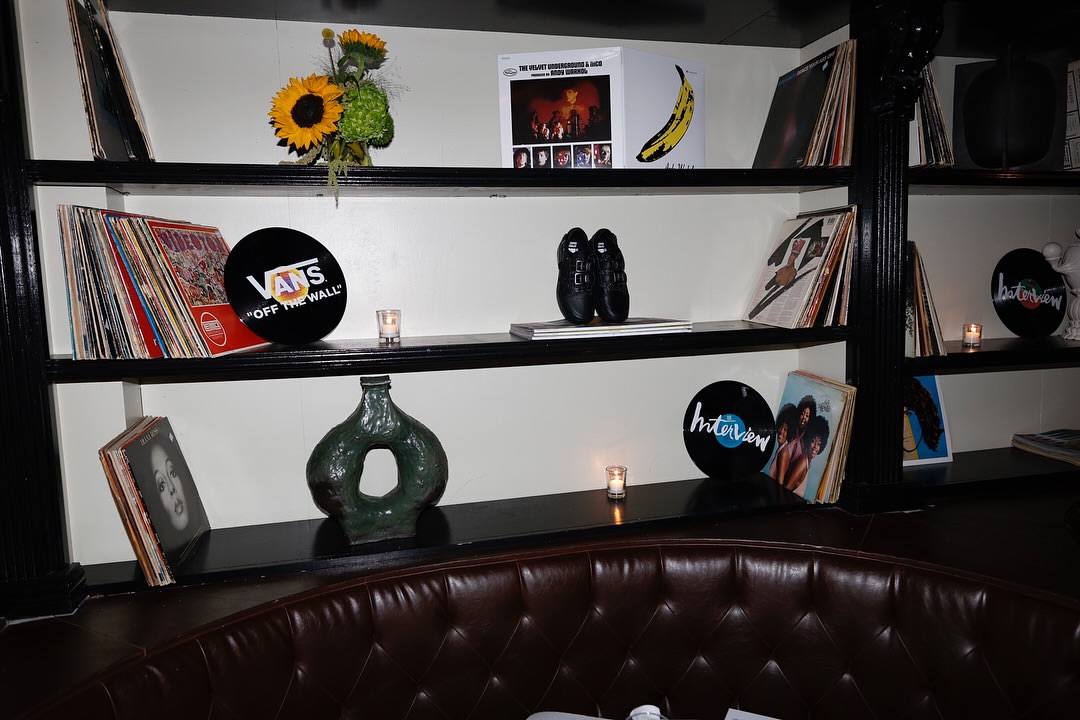 @interview celebrating @3fron’s premium old skool @vans shoe

Photography: @thecobrasnake
Florals: @oliveefloral
Ice Sculpture: @okamotostudio
Live Music: @dissensus.nyc
Caricature Artist: @drawmyparty
Location: @funnybar_nyc

Production by @themorrisongroup