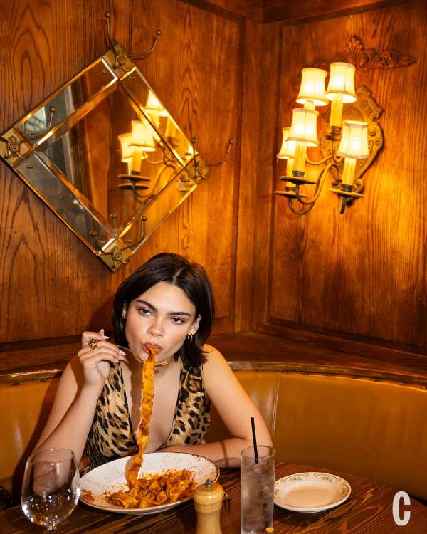 @ariana_greenblatt for the cover of @cosmop...