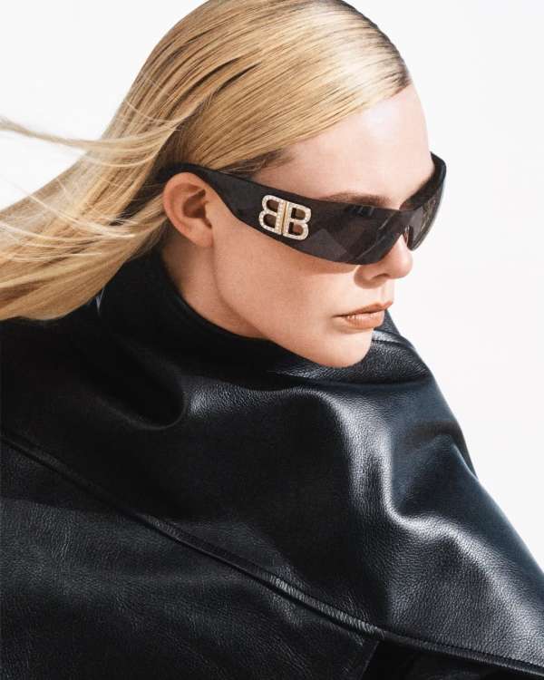 @ellefanning for @i_d’s November digital co...