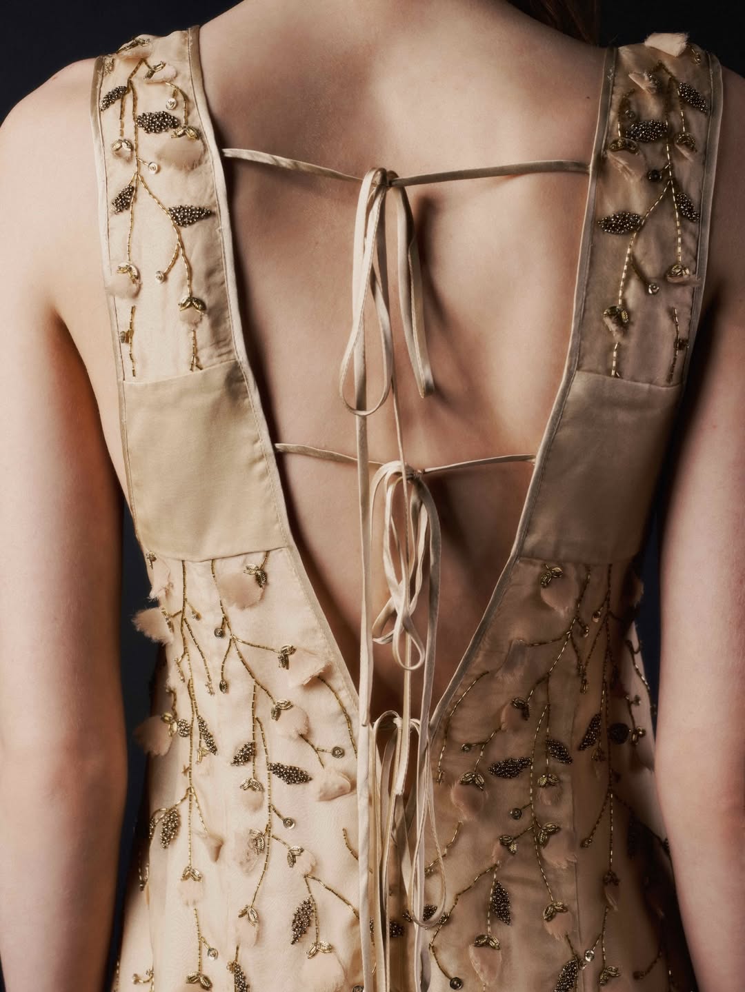 @mel___usine - Fall/Winter 2026
Photographer: @bettinapittaluga
Stylist: @julieragolia
Model: @kennamusel
Hair: @system7hide
Makeup: @whittanyrobinson
Set Design: @gerardsantos_
Casting Director: @ben_grimes_casting @driverepresents
Collection Coord: @byignatius @angiecakez
Studio Assistant: @chloelacombe
PR + Brand Development: @etagere_pr
Location: @idealglass_studios
Post Production: @thomas_geoffray
Production by @themorrisongroup