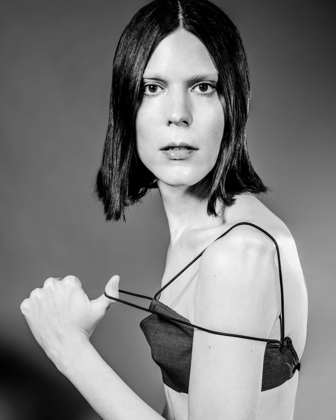 @cruzcvaldez x @lucas.a.wilson & co. for @i_d’s SS26 print issue
Talent: @bornflawed @cruzcvaldez @tuna.bird
Stylist: @sierrannestep
Hair: @lucas.a.wilson
Makeup: jennasaisquoii
Nails: @nailnori
Casting: @bertmartirosyan
Location: #StudioWagner
Post Production: @cruzcvaldez
i-D, Editor-in-Chief: @thomthomclub
i-D, Global Image Director: @_mq______
i-D, Global Editorial Director: @steffyotka
i-D, Global Fashion Director: @clare_byrne
i-D, Entertainment Editor: @douglasgrnwd
Production by @themorrisongroup