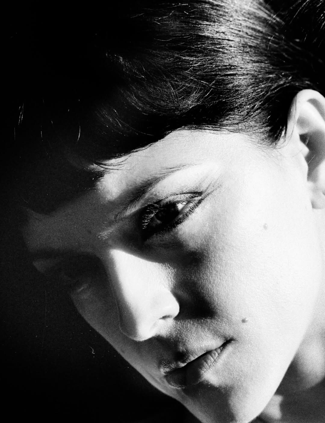 @maria.themarias for @thepopmag SS26 cover

Photographer: @mel.bles
Stylist: @imamandapham
Hair: @ryanrichman
Makeup: @zaheersyn
Nails: @nailsdid.byginger
Post Production: @_thehandofgod

Production by @themorrisongroup