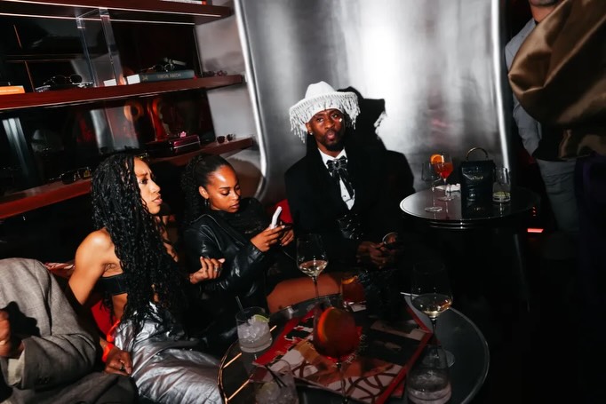 A met-gala afterparty to celebrate the opening of the @rayban house

Photographer: @m_voelkel
DJs: @oscarandthewolf & @daniela_lalita
A/V: @ashley.systems
PR: @karlaotto

Production by @themorrisongroup