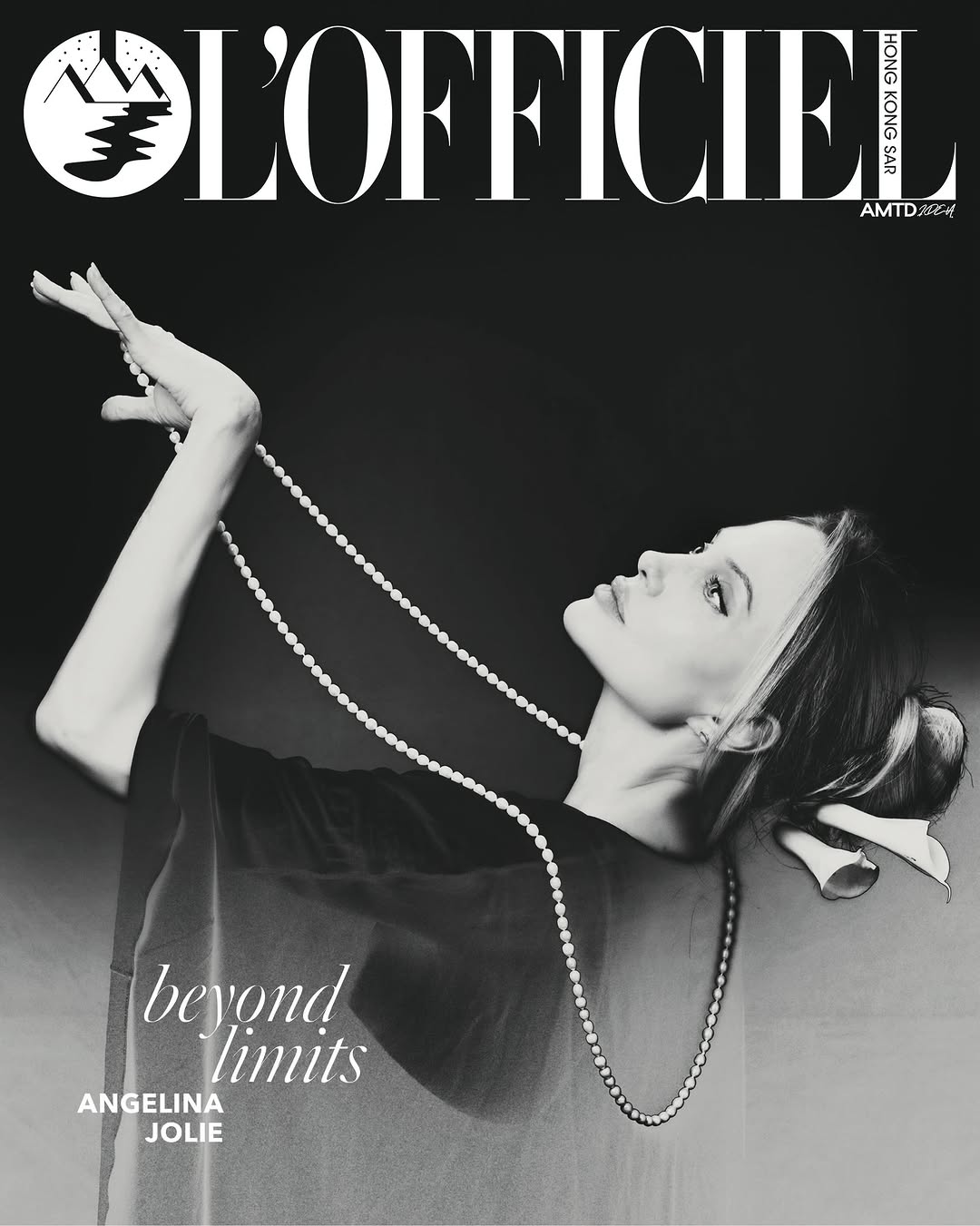 @lofficielusa @lofficielparis @lofficielitalia global fall fashion cover with @angelinajolie

Photography: @normanjeanroy
Styling: @carolinaorrico
Writer: @ydesta
Casting: @laurentabach
Hair: @renatocampora
Makeup: @raoulalejandre
Nails: @ajax_jachno
Set Design: @thebritttt
Tailor: @markoguillen
Location: @smashboxstudios

L’OFFICIEL, Global Chief Content Officer: @giampietrobaudo
L’OFFICIEL USA, Editor-in-Chief: @caroline_grosso @lofficielusa

Production by @themorrisongroup