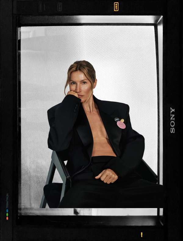 @gisele for the cover of @i_d’s AW26 ‘MOTHE...