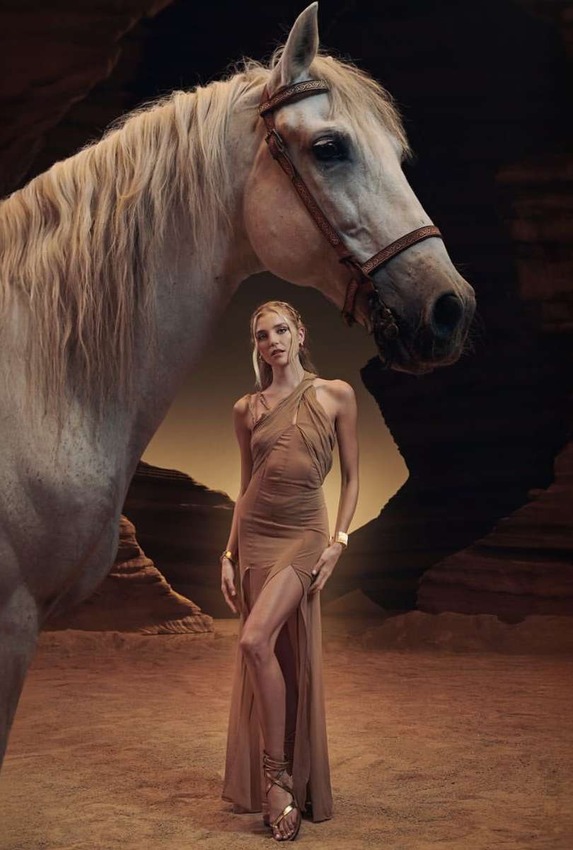 <a href="/charlie-surbey">Charlie Surbey</a> X Rachel Hilbert for GODIVA <span style="text-transform: none; white-space: nowrap;">Dec. 25</span>