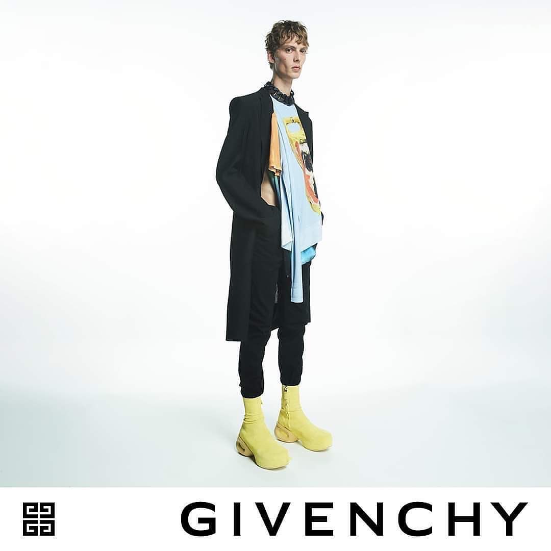 Givenchy |  Feb. 22