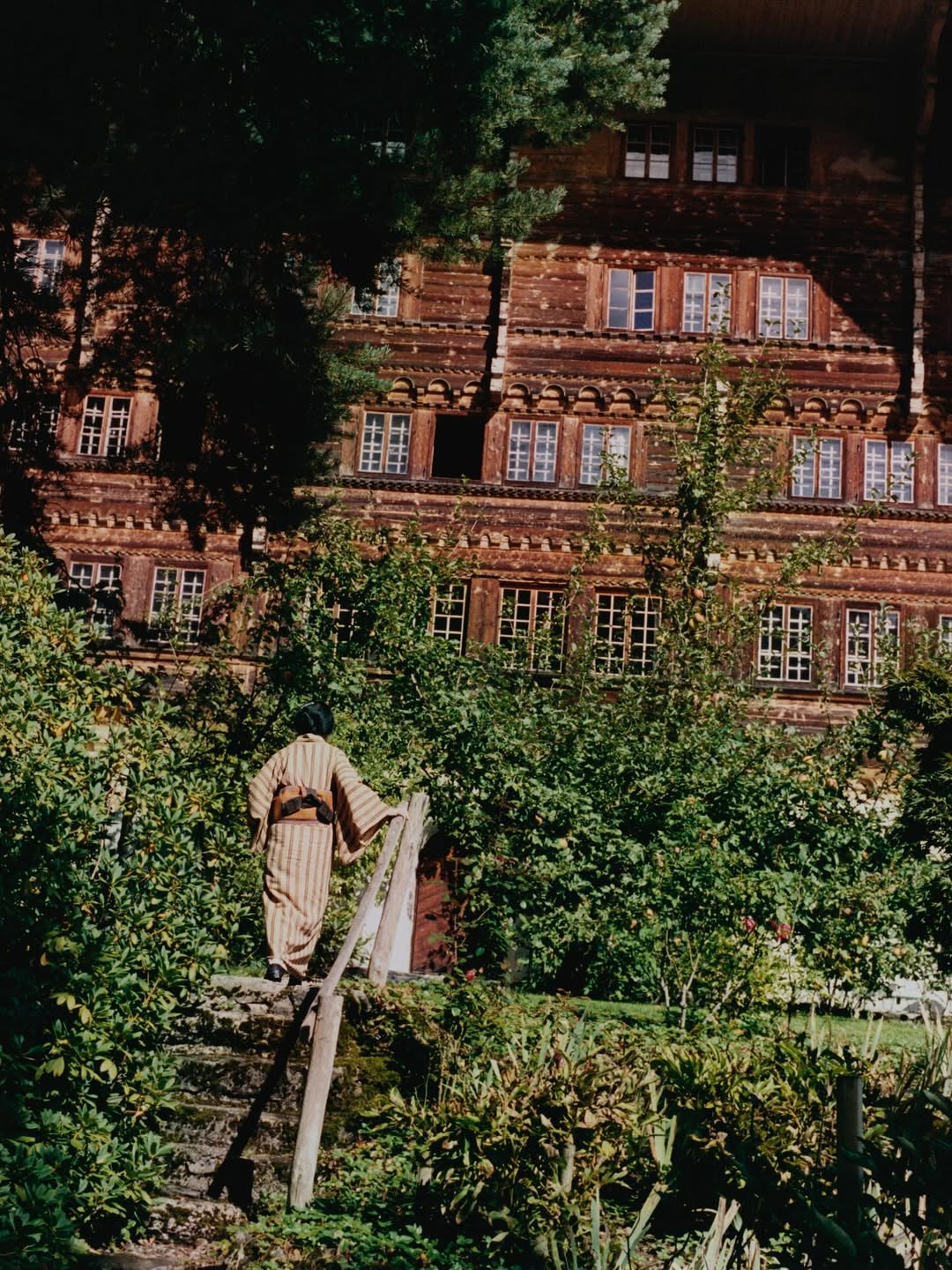 Brett Lloyd X SCENERY