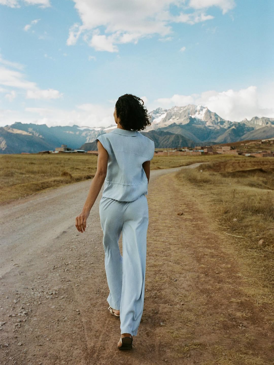 Zara Woman 

Photographer Paulo Almeida
Talent Barbara Valente
Groomer Bertha Yanama

Produced by Town 

#zarawoman #pauloalmeida #peru #commercial #production #townproductions #photography
