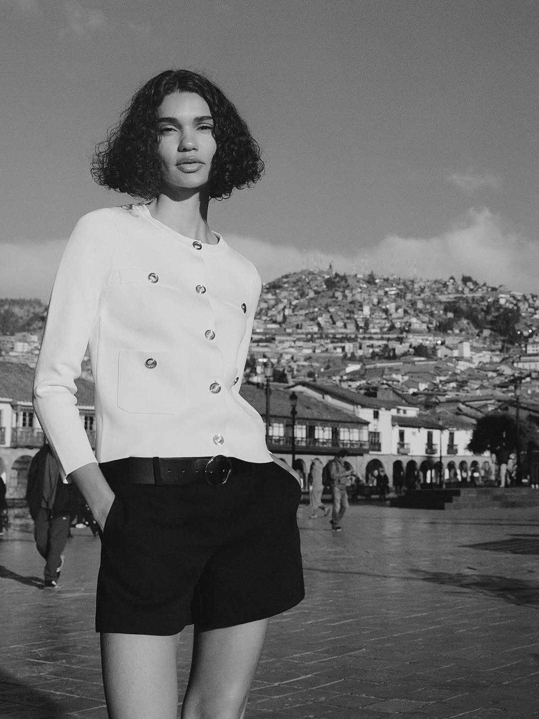 Zara Woman 

Photographer Paulo Almeida
Talent Barbara Valente
Groomer Bertha Yanama

Produced by Town 

#zarawoman #pauloalmeida #peru #commercial #production #townproductions #photography