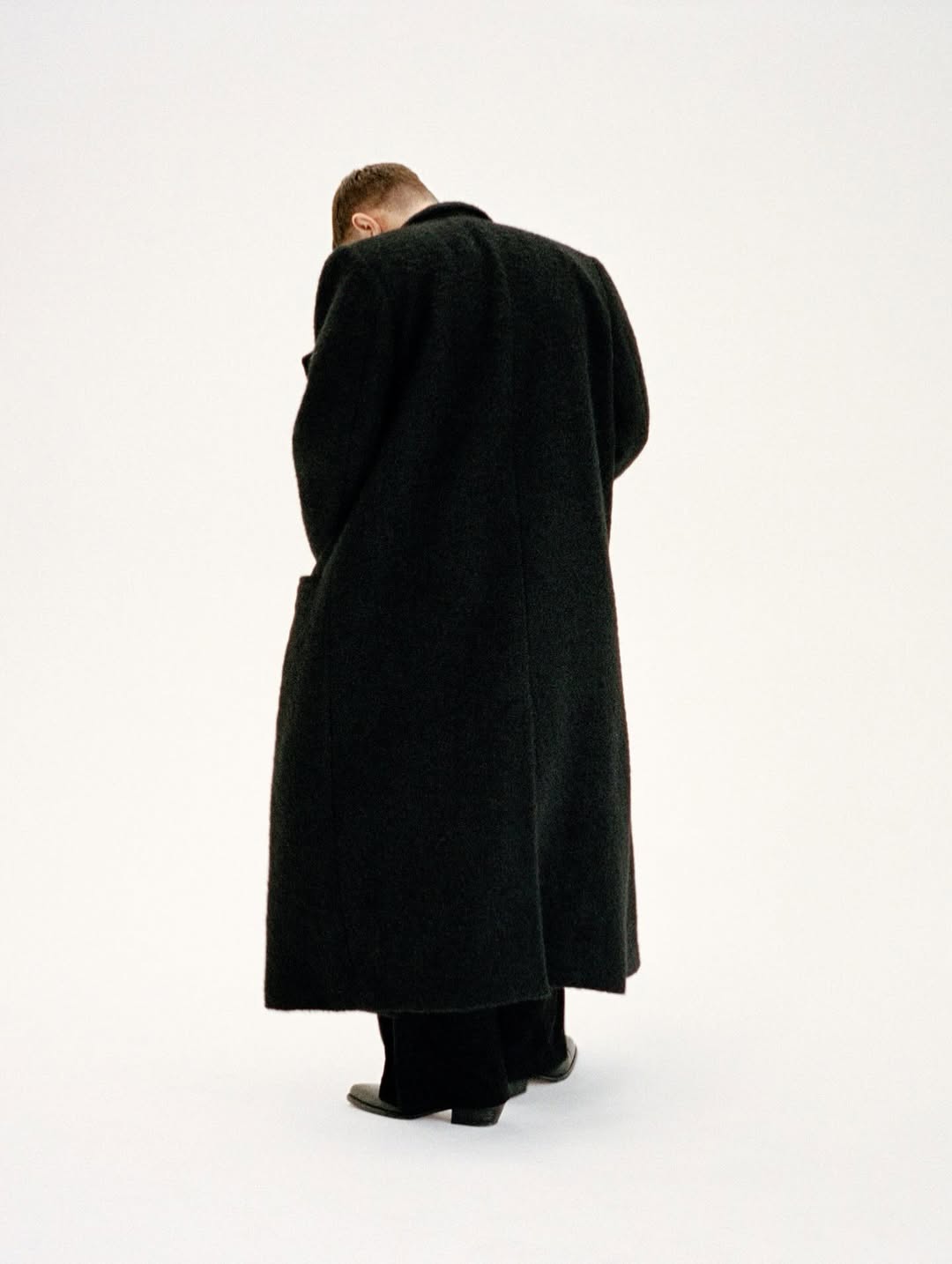 HTSI

Photographer Daniyel Lowden
Talent Matt Smith
Makeup Artist Lydia Ward Smith
Hair Stylist Larry King 
Set Designer Nicholas Rodgers

Produced by Town 
Shot in London, United Kingdom 

#htsi #daniyellowden #mattsmith #editorial #production #townproductions #photography