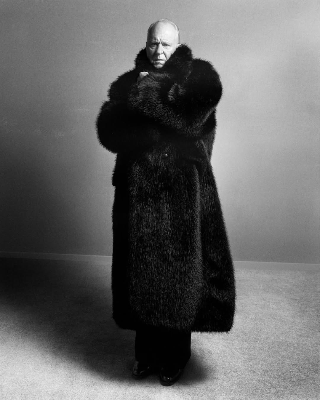 HTSI
Photographer Arash Kahksari
Stylist Julian Ganio
Talent Stellan Skarsgård
Makeup Artist Jenneke Croubels
Hair Stylist Ryo Narushima
Set Designer Tristan Tilagone
Produced by Town
Shot in Paris, France
#HTSI #ArashKahksari #StellanSkarsgård #editorial #production #townproductions #photography #Paris