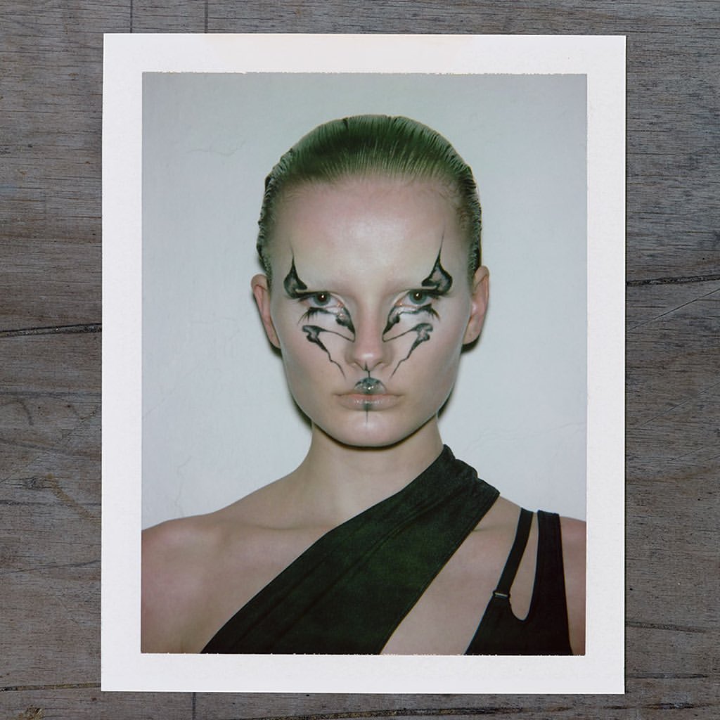 Schon Magazine |  Apr. 21