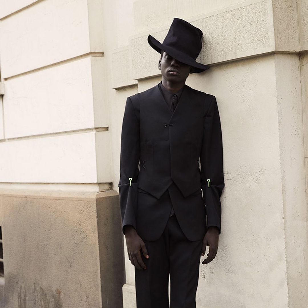 H Magazine |  Apr. 22