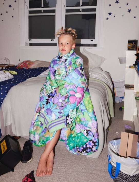 Magazine magazine |  Apr. 23