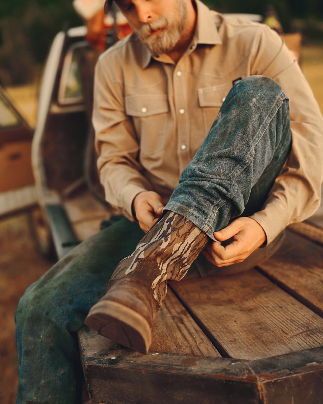 <a href="/travis-gillett">Travis Gillett</a> X tecovas <span style="text-transform: none; white-space: nowrap;">Oct. 25</span>