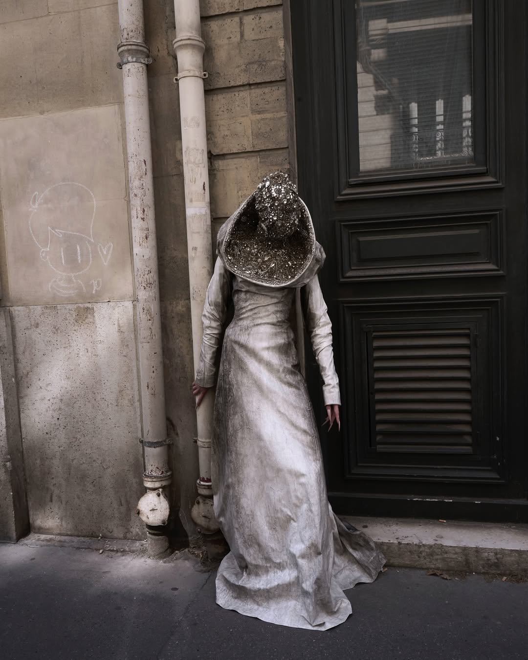 @oddamagazine Issue 29 featuring @sterre.h wearing @maisonmargiela Artisanal 2025 photographed by @william_de_val 

Editor In Chief and Fashion Editor @davidmartingss
Fashion Coordinator @lolamaqueda
Casting @urbancastingnyc
Model @sterre.h @newmadisonmodels
Dalmatian Dogs @yuki_the_dalmi @seven.la.dalmatienne and Vesper.
Hair Stylist @alexis__mercier @baci_management
Makeup Artist @yulyazalesskya @baci_management
Nail Artist @nailsbymagda.s @baci_management
Fashion Assistants @sanyaba21 @xofitaa
Words by @jotasch 
Special Thanks to @themimaconcept