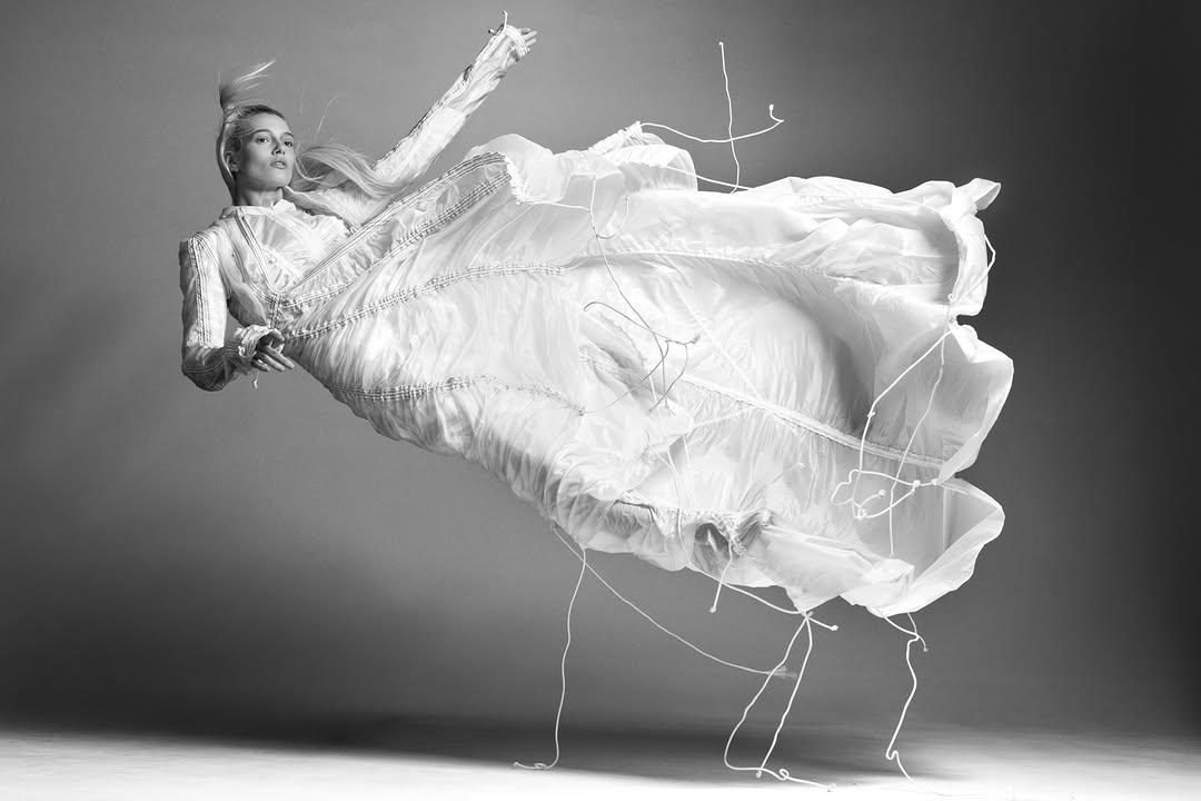 FALLING with @alicja captured by @stocktonjohnson for @numero_netherlands
Photographer/ Director - Stockton Johnson @stocktonjohnson
Model - Ala Tubilewicz at Women @alicja @womenmanagementny
Stylist - Elanur Erdogan at Forward Artists @dobs_ny @forwardartists
Hair - Peter Gray at Home Agency @petergrayhair @homeagency
using @owayusaofficial and @easihairpro
Makeup - Steven Canavan at L’Atelier @stevencanavanbeauty @lateliernyc
using @chanel.beauty
Casting - Urban Casting @urbancastingnyc
DP - John Engstrom @johnengstrom_dp
Photo Team - Andrew Bridge @andylandnyc
Styling Team - Vian Nguyen @littleoldvi
Hair Team - Arianna Lombardo @hairninja_ari
Studio - Flug NYC @theflug