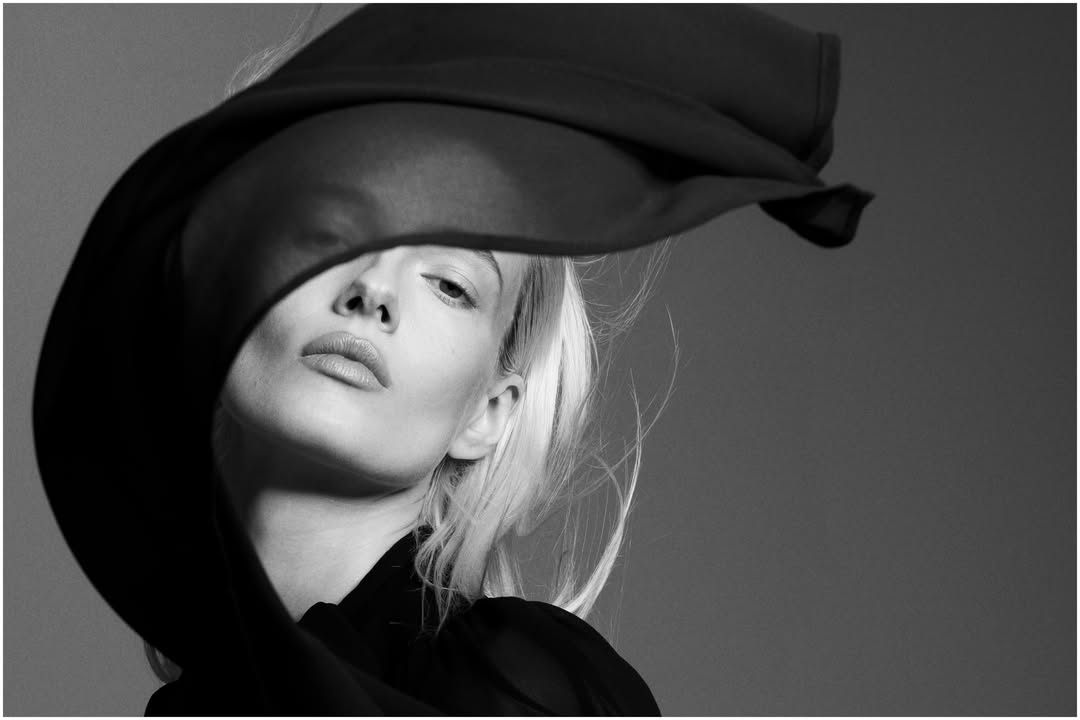 🤍
@alicja captured by @stocktonjohnson for @numero_netherlands
Photographer/ Director - Stockton Johnson @stocktonjohnson
Model - Ala Tubilewicz at Women @alicja @womenmanagementny
Stylist - Elanur Erdogan at Forward Artists @dobs_ny @forwardartists
Hair - Peter Gray at Home Agency @petergrayhair @homeagency
using @owayusaofficial and @easihairpro
Makeup - Steven Canavan at L’Atelier @stevencanavanbeauty @lateliernyc
using @chanel.beauty
Casting - Urban Casting @urbancastingnyc
DP - John Engstrom @johnengstrom_dp
Photo Team - Andrew Bridge @andylandnyc
Styling Team - Vian Nguyen @littleoldvi
Hair Team - Arianna Lombardo @hairninja_ari
Studio - Flug NYC @theflug
