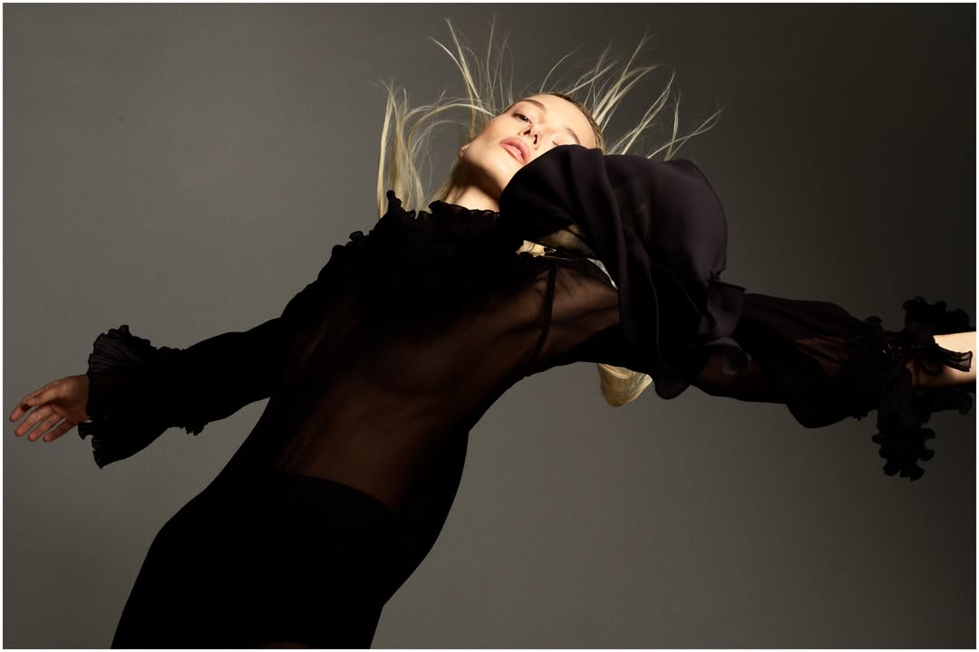 🤍
@alicja captured by @stocktonjohnson for @numero_netherlands
Photographer/ Director - Stockton Johnson @stocktonjohnson
Model - Ala Tubilewicz at Women @alicja @womenmanagementny
Stylist - Elanur Erdogan at Forward Artists @dobs_ny @forwardartists
Hair - Peter Gray at Home Agency @petergrayhair @homeagency
using @owayusaofficial and @easihairpro
Makeup - Steven Canavan at L’Atelier @stevencanavanbeauty @lateliernyc
using @chanel.beauty
Casting - Urban Casting @urbancastingnyc
DP - John Engstrom @johnengstrom_dp
Photo Team - Andrew Bridge @andylandnyc
Styling Team - Vian Nguyen @littleoldvi
Hair Team - Arianna Lombardo @hairninja_ari
Studio - Flug NYC @theflug