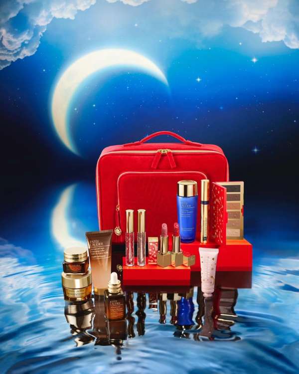 Holidays with @esteelauder