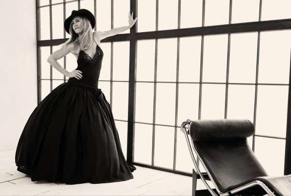 @bazaaruk x @jenniferaniston