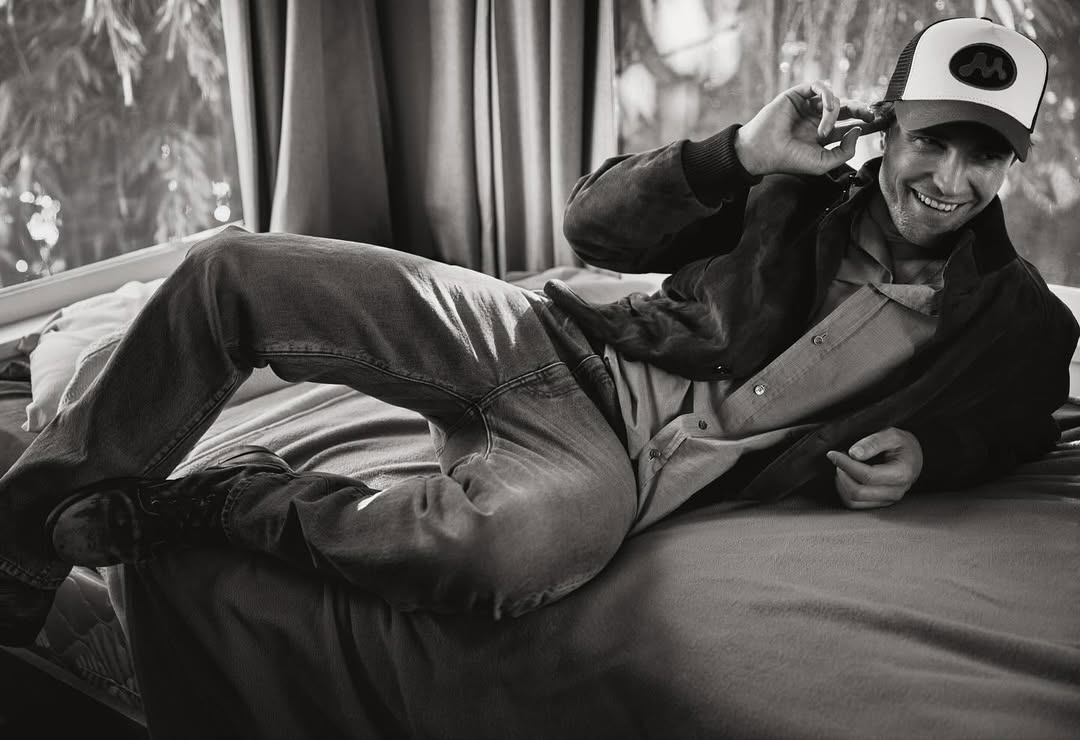 From @VMagazine’s V157 Winter 2025 Issue

Photography @cassblackbird
Fashion  @sweetbabyjamie + @taylor_mcneill
Creative Director / Editor-in-Chief #StephenGan
Interview @mathiasrosenzweig
Hair (Jennifer) @gregoryrussellhair (@thewallgroup)
Hair (Robert) @jamie_grooming (@aframe_agency)
Makeup (Jennifer) @georgieeisdellmakeup (@thewallgroup)
Grooming (Robert) @hollysilius (@r3mgmt)
Manicurist @jennahipp
Cass Bird Studio Manager April Ellis
Casting @itboygregk (@gkldprojects)
Production @viewfindersnyla
Editor @thekevinponce
Bookings Director Goran Macura 
Set Designer @betteradams
Lighting Director @clay.howardsmith