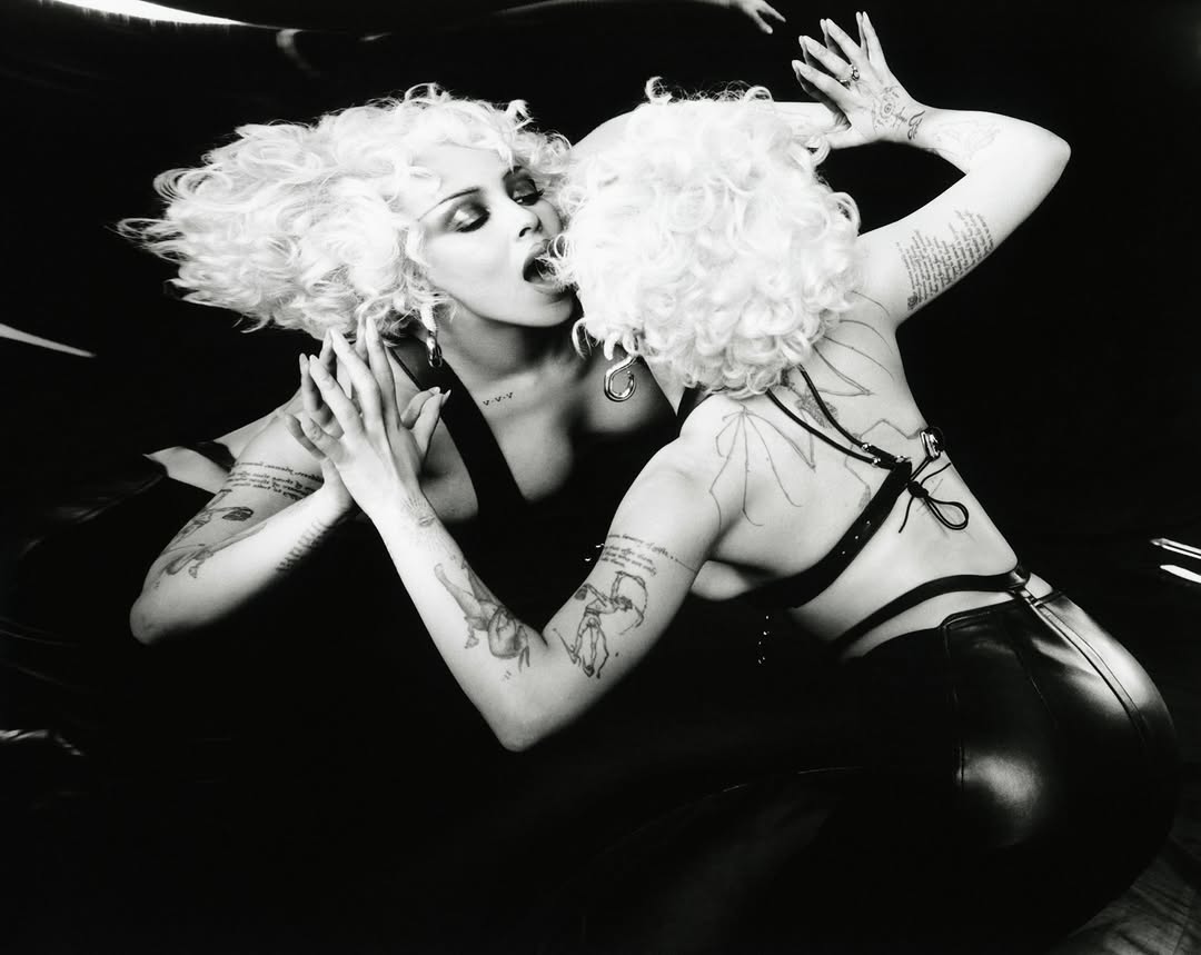 Photographer @louiebanksstudio
