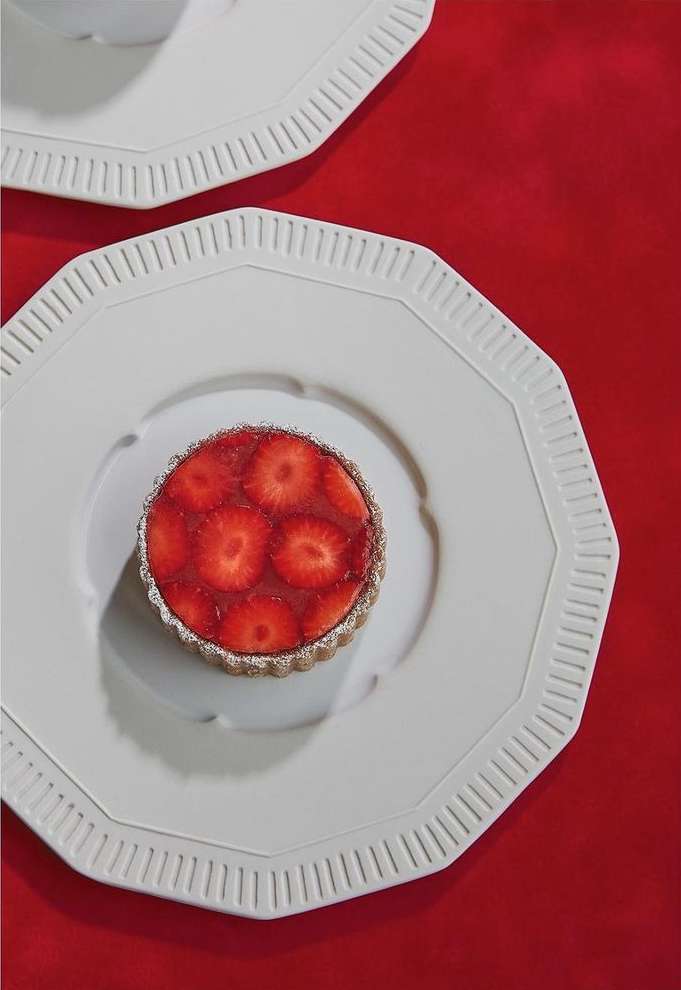 Le Tout-Paris |  Sep. 21