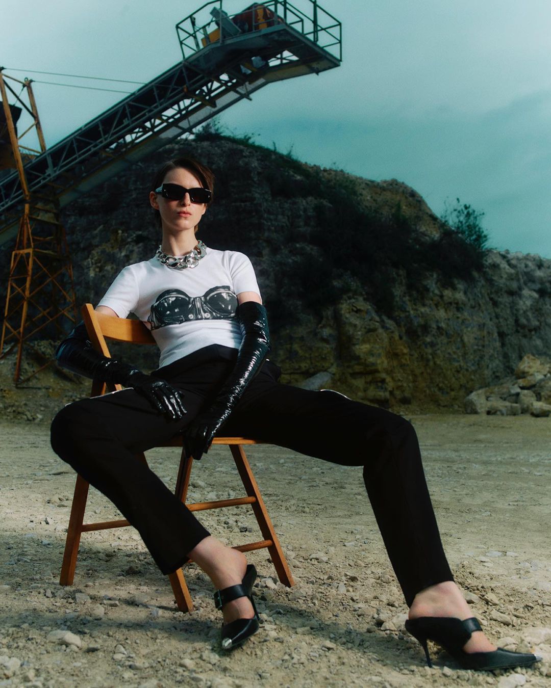 V Magazine |  Sep. 23