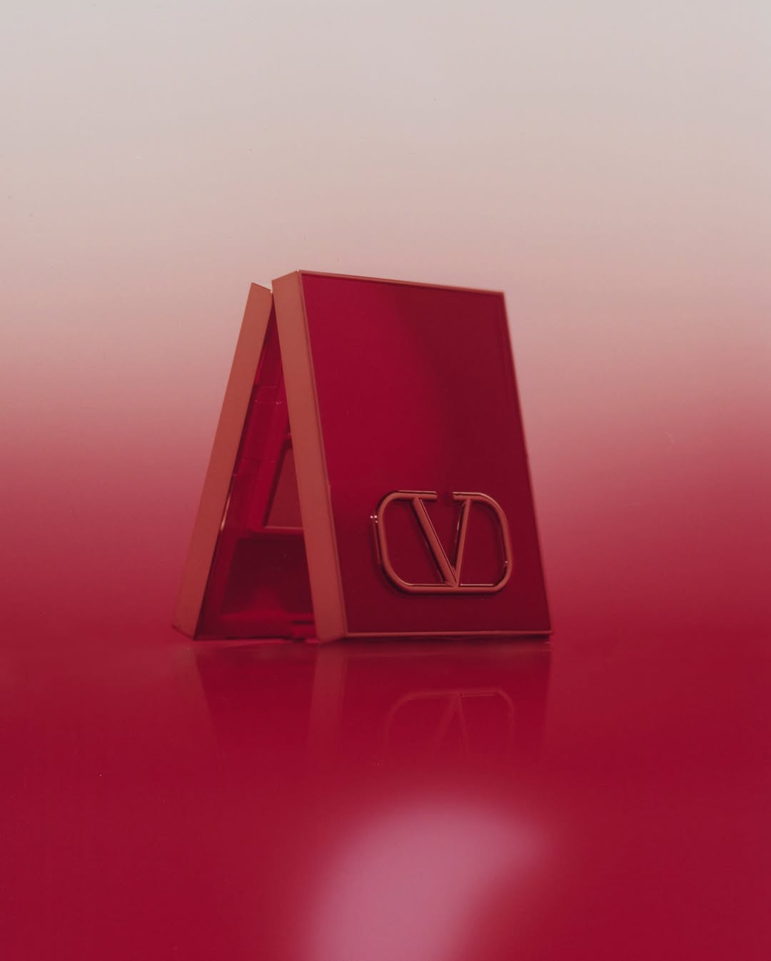 Tais Sirote X Puss Puss Magazine Nov. 25