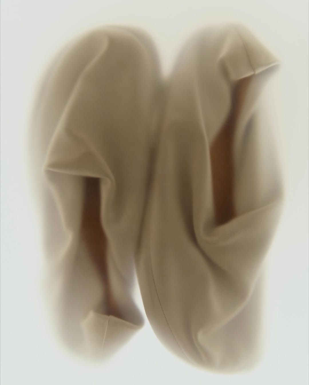 Sara Zanoni X WHATEVR MAGAZIN Dec. 25