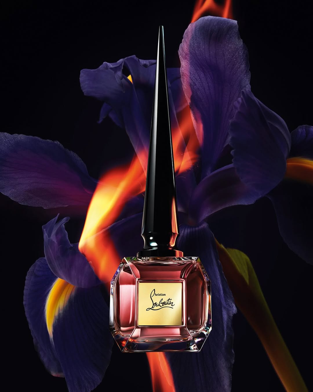 FÉTICHE @christianlouboutinbeauty 
@puig_official

#ChristianLouboutin
#LouboutinBeauty
#FeticheLouboutin