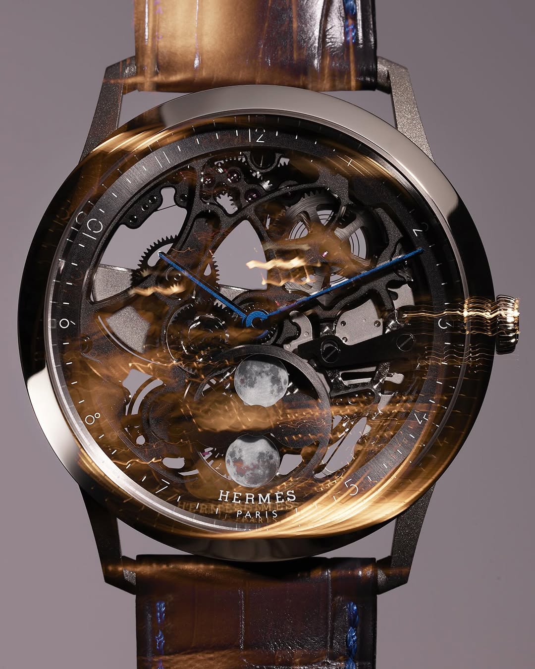 pour @fauxqfq [N°19 - TEMPS]
Photographe – @isabellebonjean @ibonjean
DA – @dimajstudio
Texte – @antigoneschilling
Set Design – @jimmecloo
Retouches – @wearechicparis

#Hermès