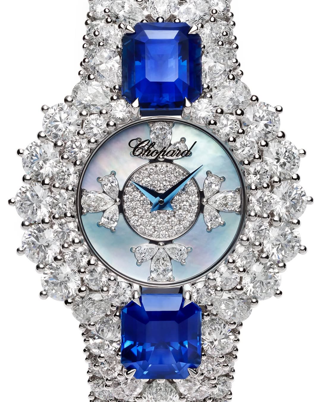 pour @Chopard Red Carpet
Photographe – @isabellebonjean @ibonjean
Rep – @eyemadetalents
Retouche / Post-production @wearechicparis