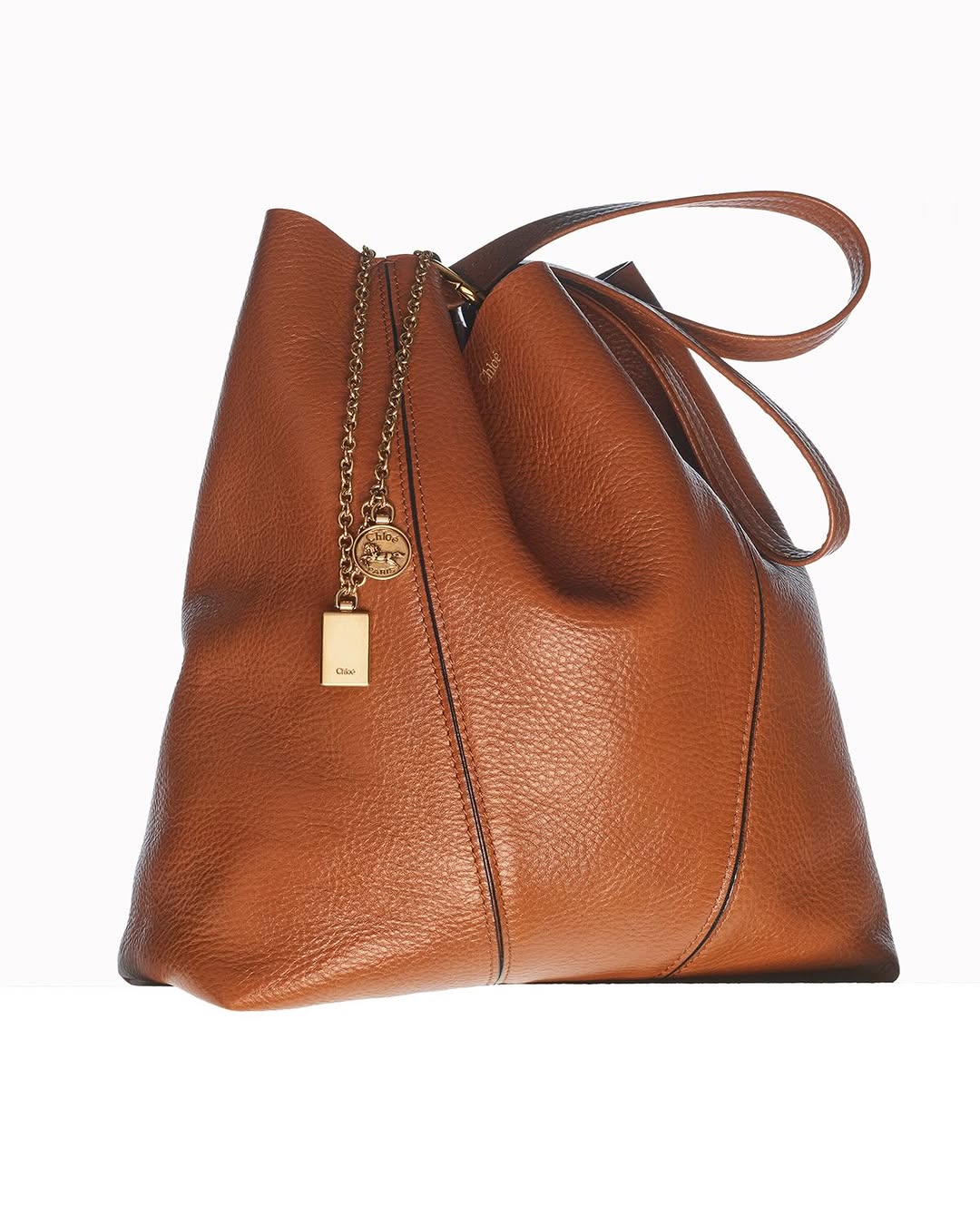 pour @Chloe • @systemmagazine
Photographe - @roberto___greco
Rep - @weare_theagent
Retouche - @wearechicparis
Editor in chief - @ThomasLenthal
Art director - @MathieuPerroud
Operations director - @SachaQuintin
Managing editor - @Veronica_Latourrette
Set design - @LuneKuipers
Digital - @Thomas_Jezequel
Assistant - @ValentinLemarch