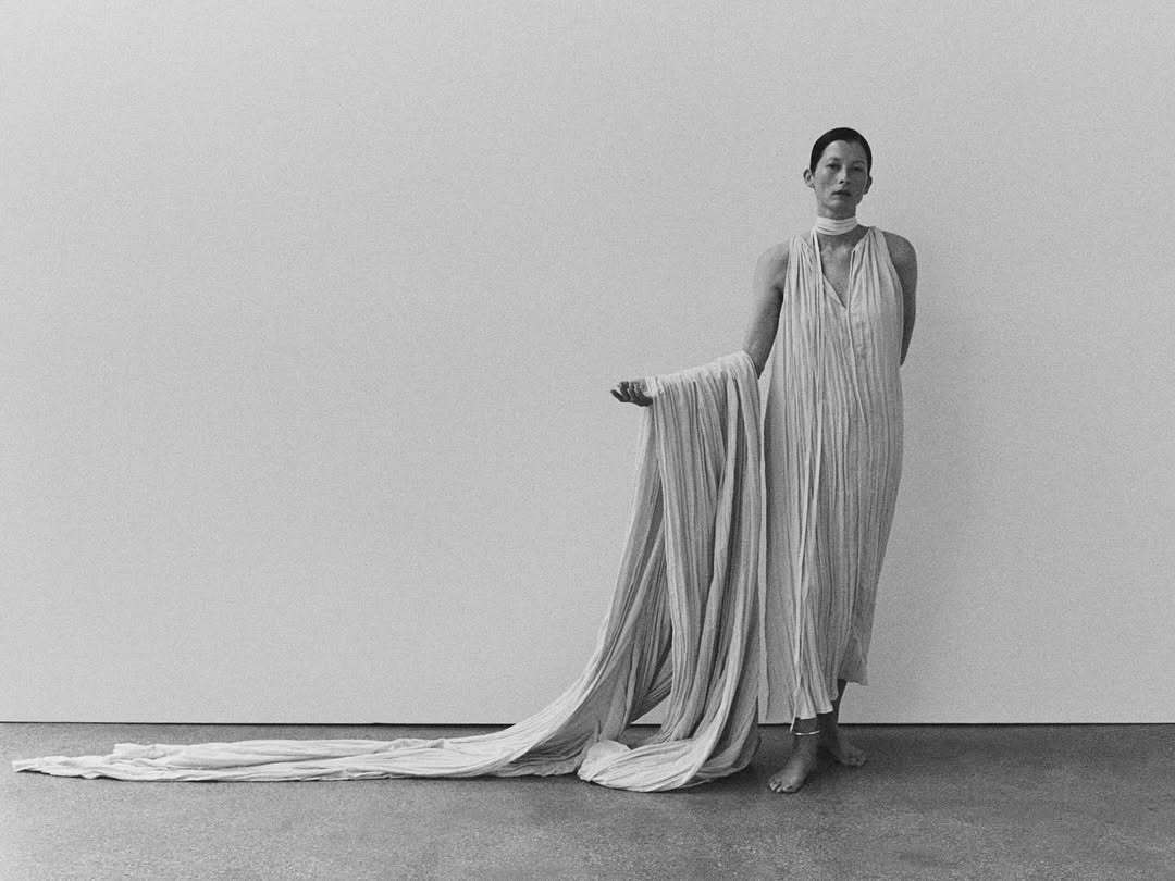 @zara Into The Process feat. @angelarey

Photographer @hannatveite
Stylist @gabriellemarceca
Hair @lucas.a.wilson
Makeup @cyndlekomarovski
Nails @makinaill
Set Designer @nicholasdesjardins
Lighting Director @sebastiano_arpaia
Produced by COUNSEL

Thanks @saragarvi and @mariaruano_ser