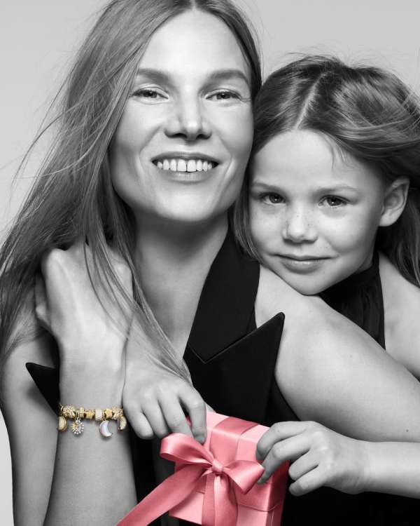 Pandora Holiday by @craigmcdeanstudio