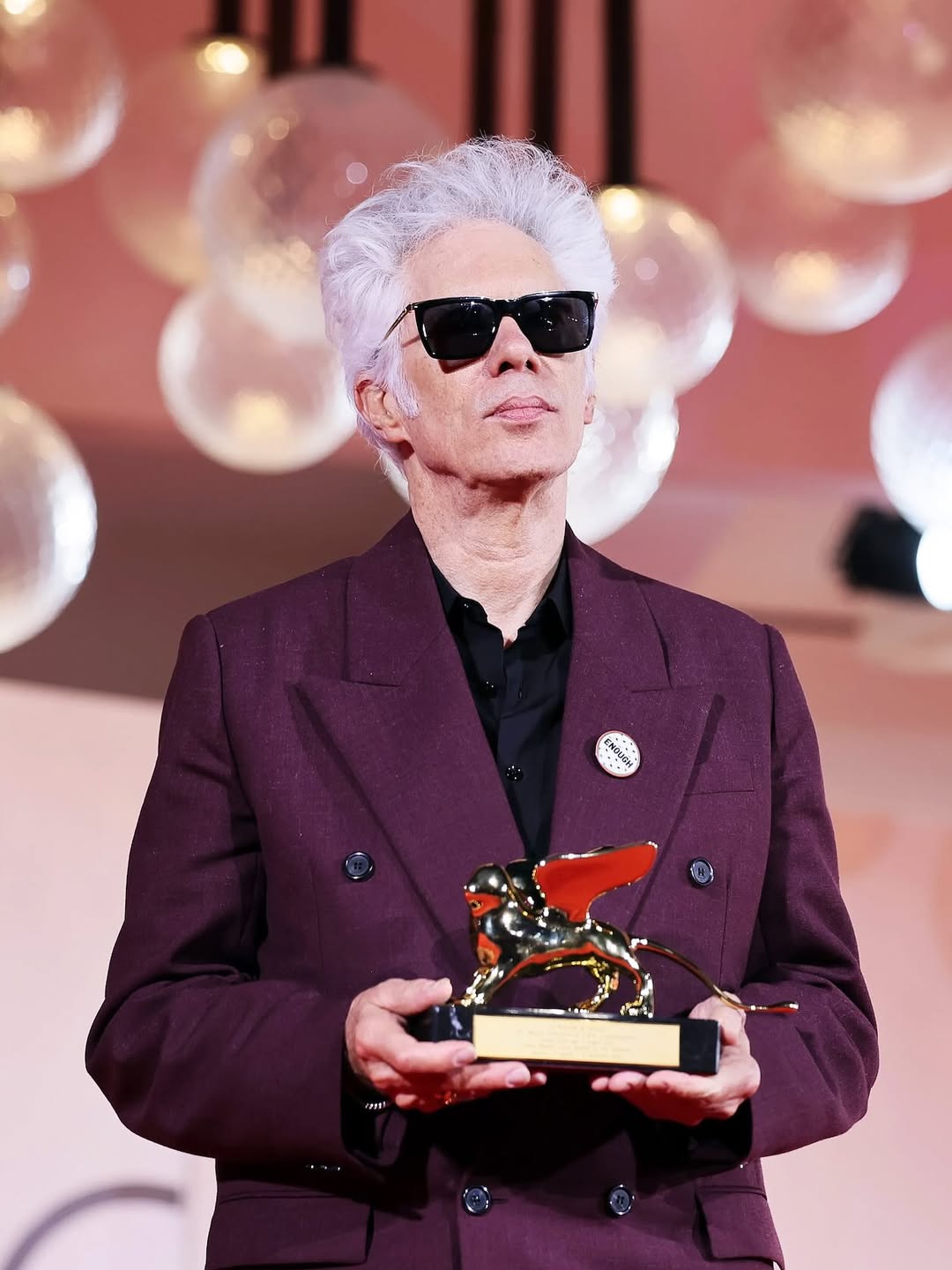 FATHER MOTHER SISTER BROTHER, directed by @jim.jarmusch and co-produced by Womanray, received the Golden Lion at the Mostra de Venise 2025. 

What an honour to be part of this project !