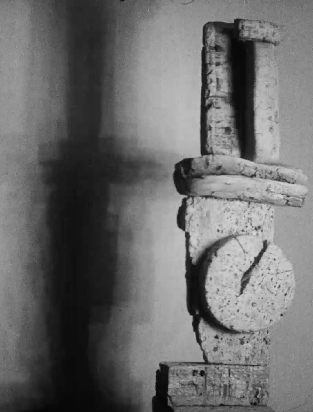 @squrlband in concert @metmuseum for 2 nights in a row on 14th & 15th November.
The band reimagines Man Ray’s silent films through hypnotic sound and shadow — a live dialogue between surrealism and noise.

Get your tickets here : https://engage.metmuseum.org/ events/metlivearts/2025-26-season/squerl-live-music-for-four-films-by-man-ray/