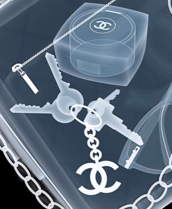 In Chanel Rayograph series, AURÉLIEN JUNER ...