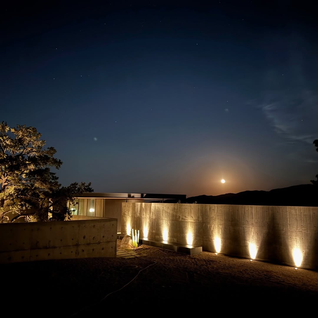 Architectural desert modern #desertlocation...