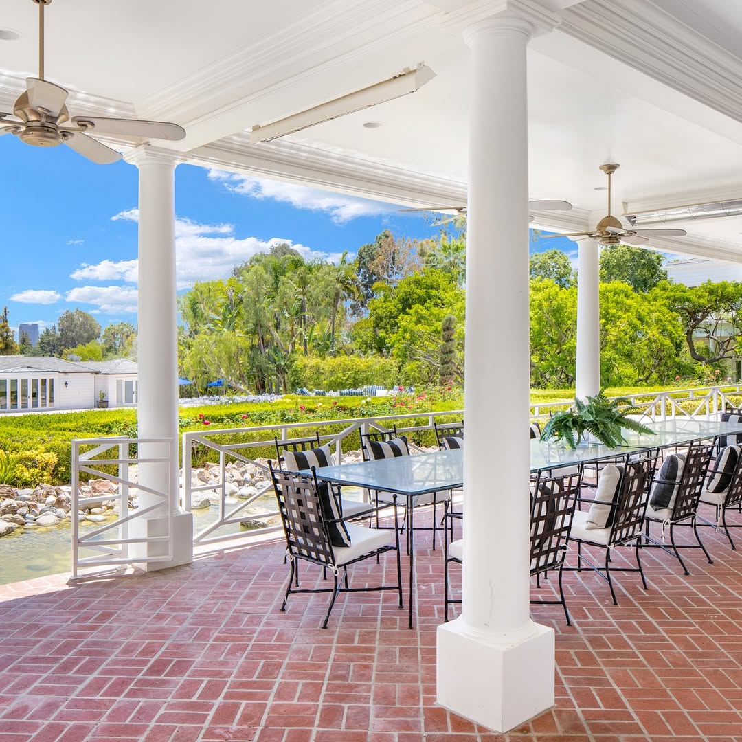 Classic Beverly Hills Mansion \"The Sidney\...