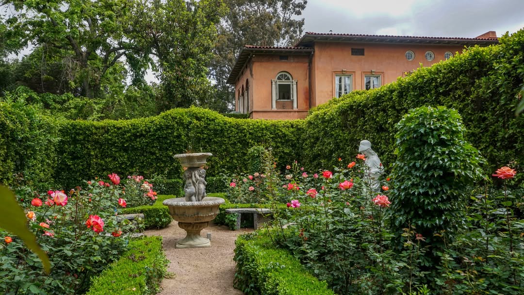 Italian style mansion in Pasadena, which wa...
