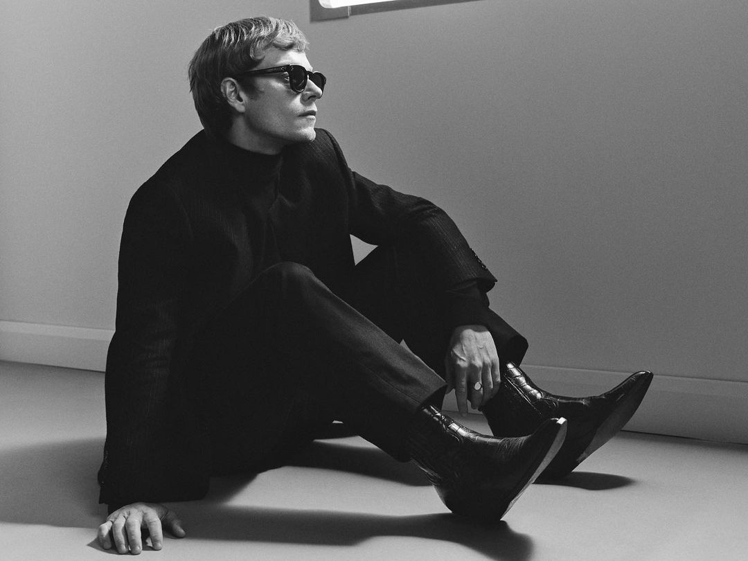 Behind The Blinds |  Nov. 22